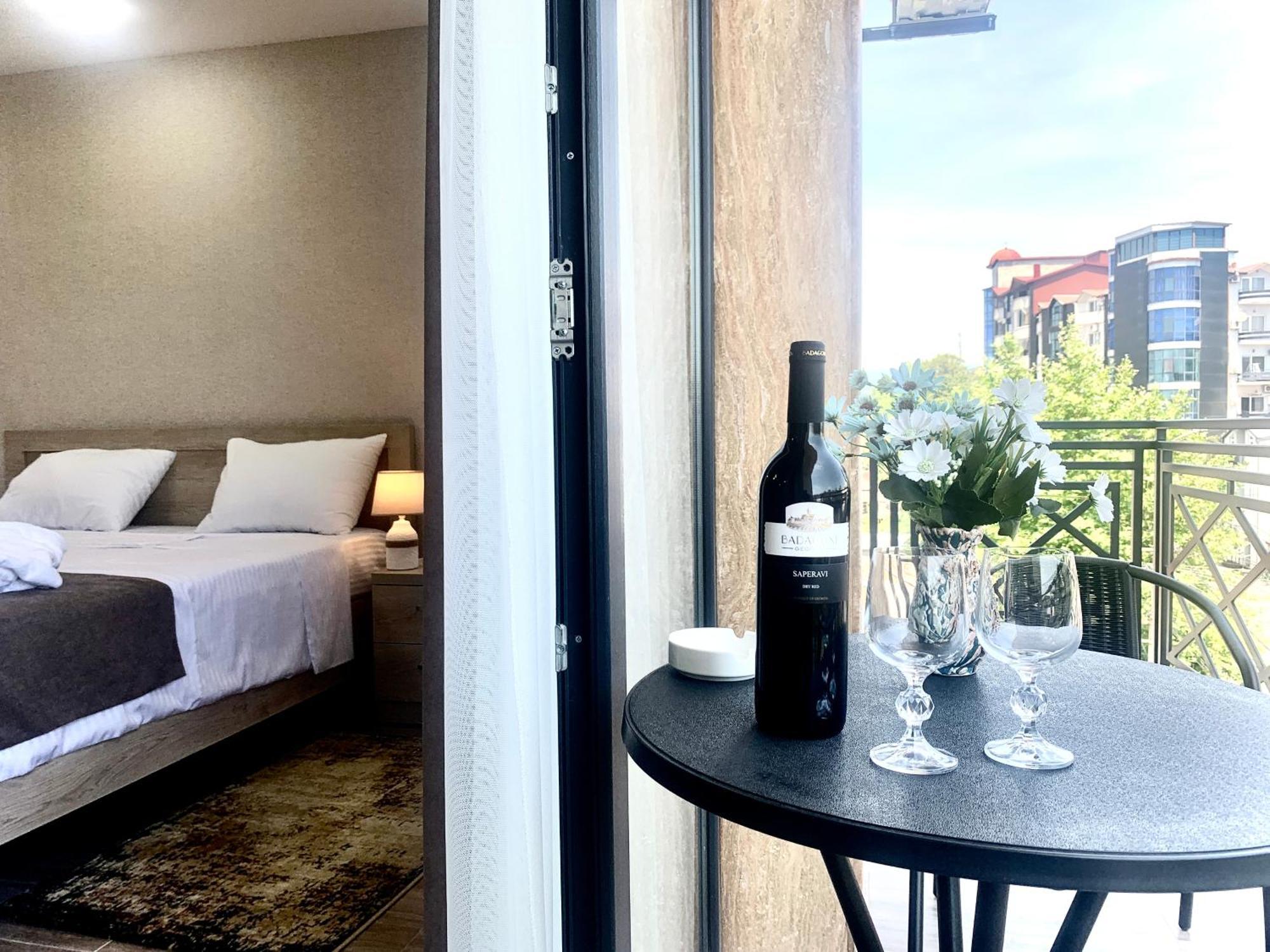 Hotel K124 Kutaisi Bagian luar foto