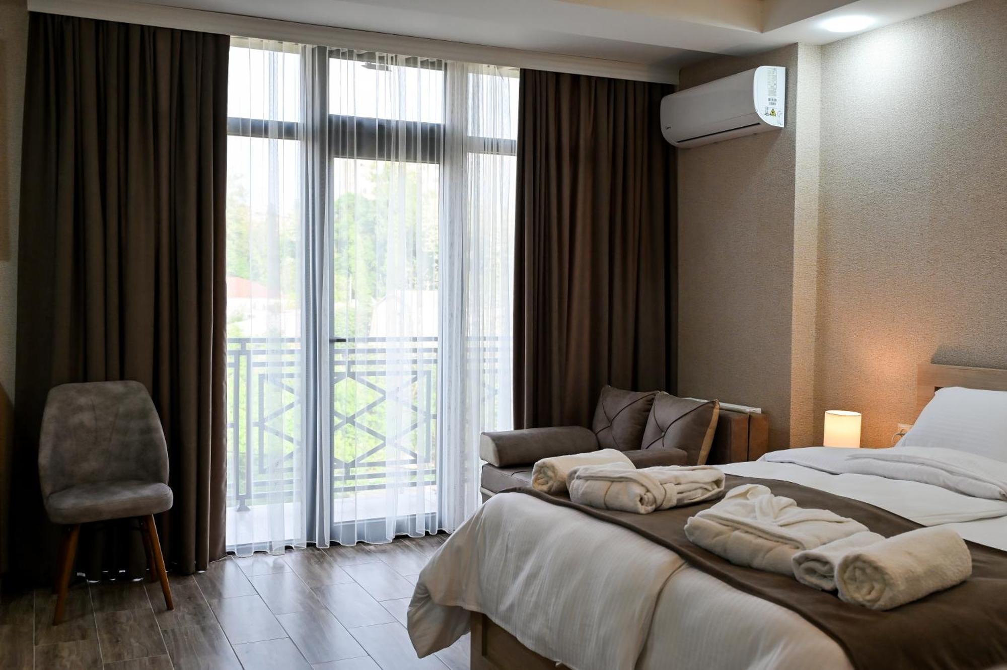 Hotel K124 Kutaisi Bagian luar foto