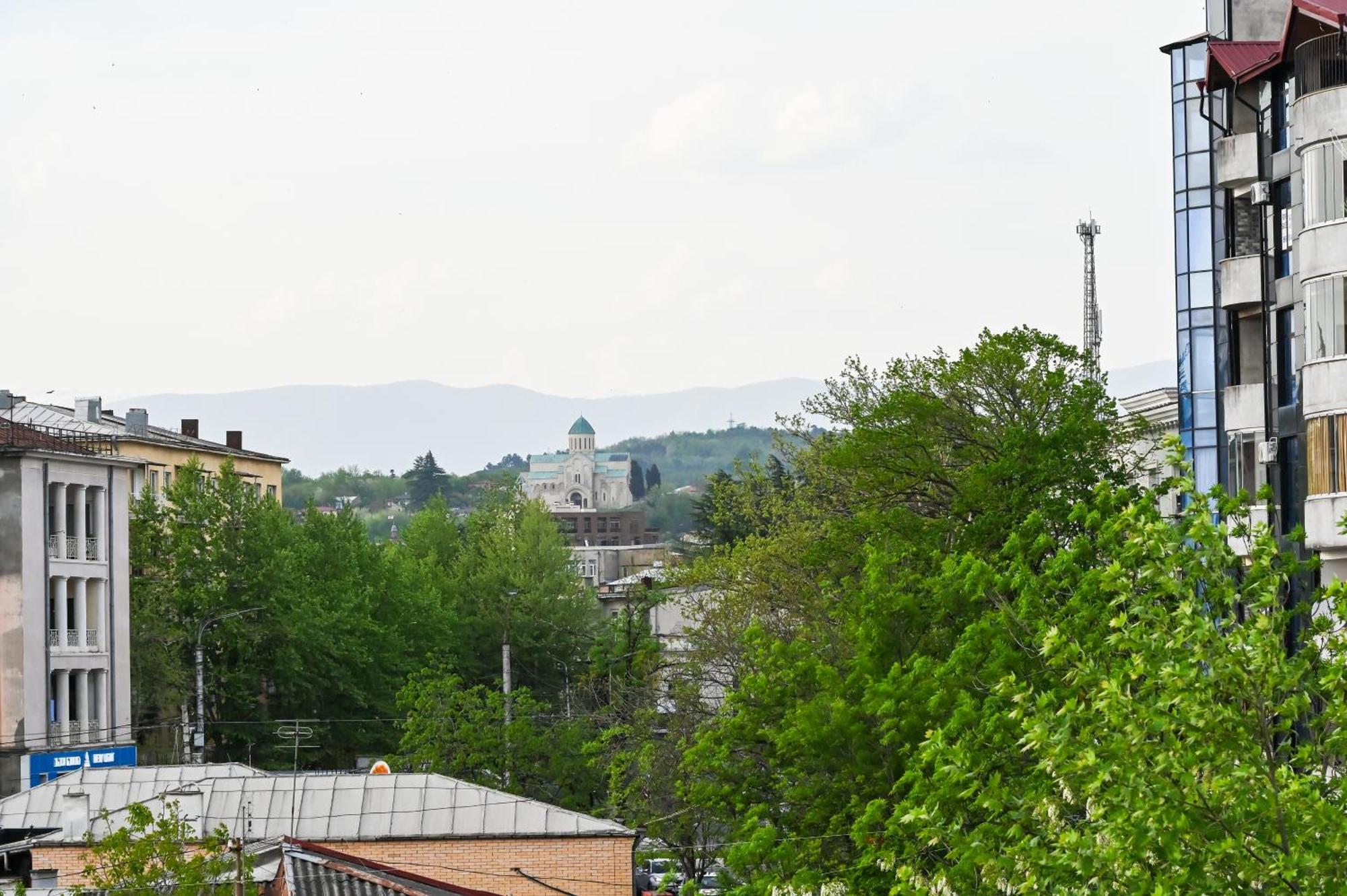Hotel K124 Kutaisi Bagian luar foto