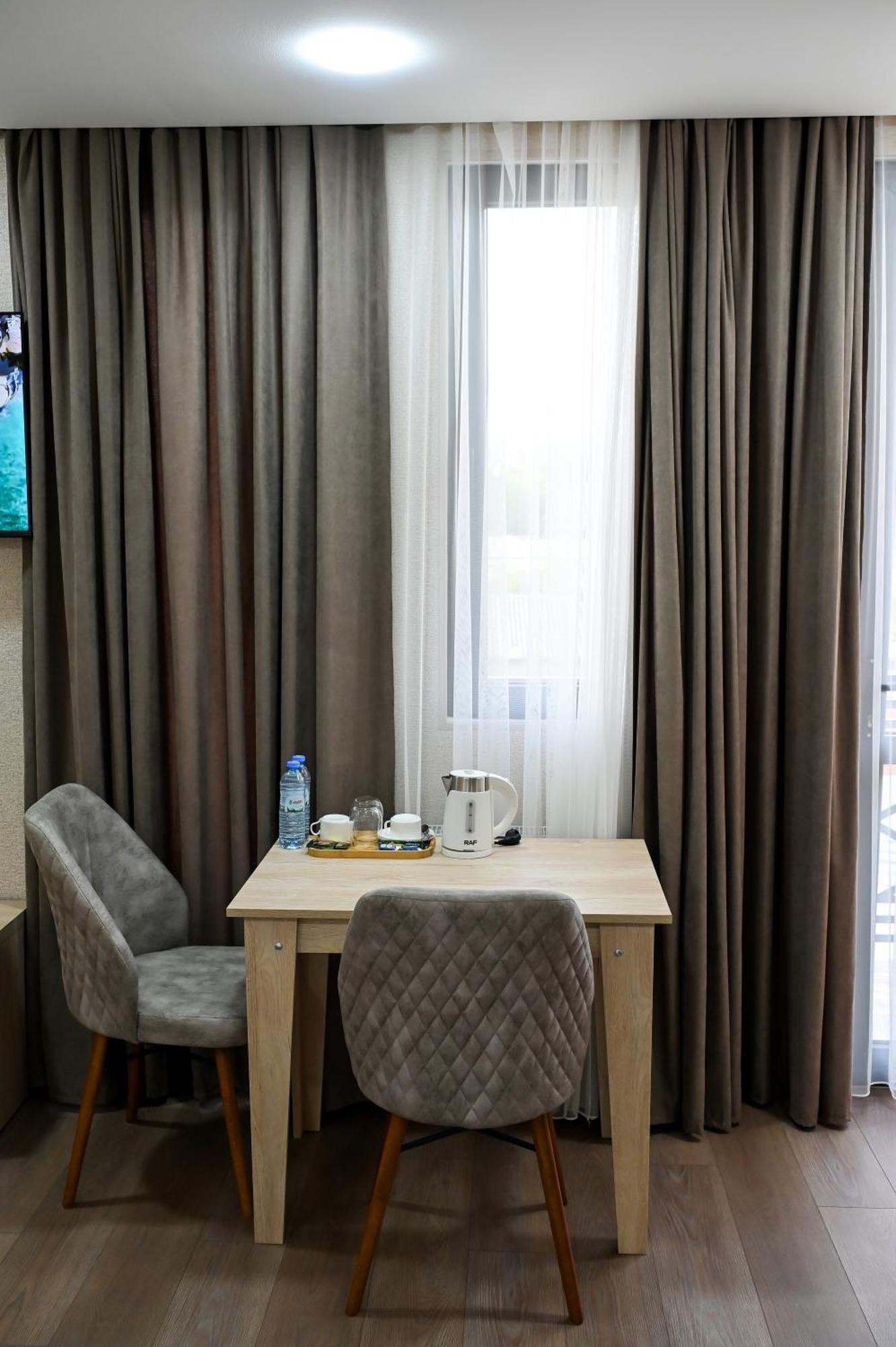 Hotel K124 Kutaisi Bagian luar foto