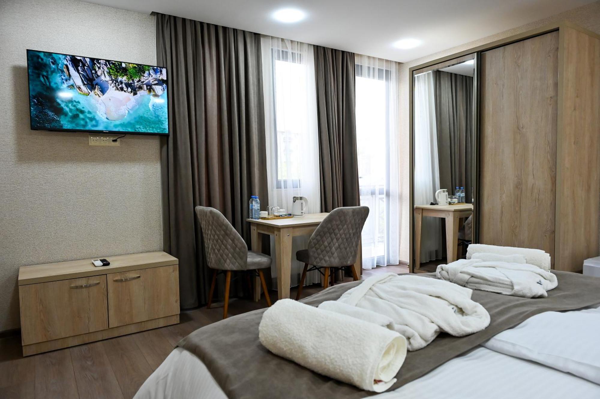 Hotel K124 Kutaisi Bagian luar foto