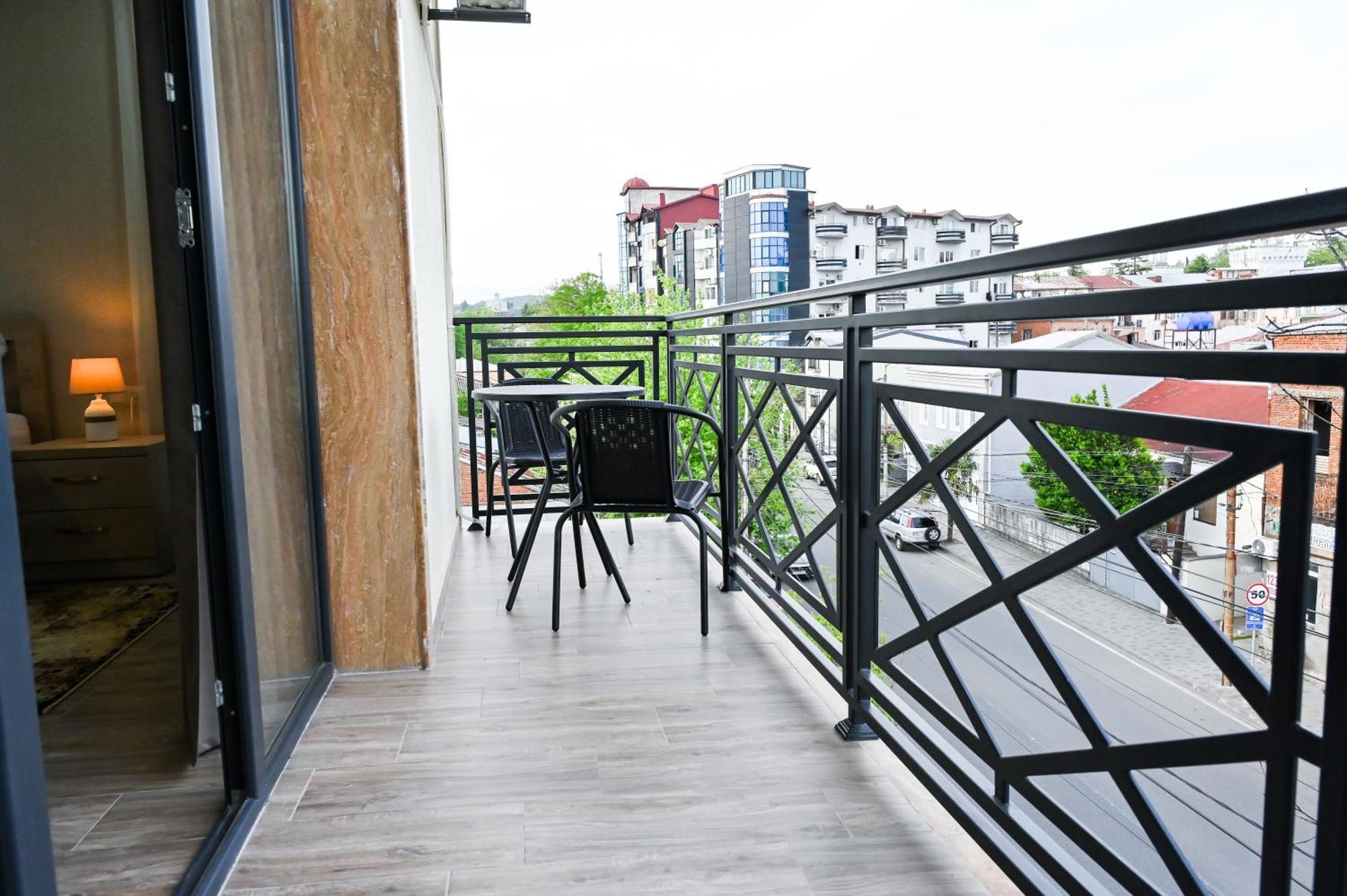 Hotel K124 Kutaisi Bagian luar foto