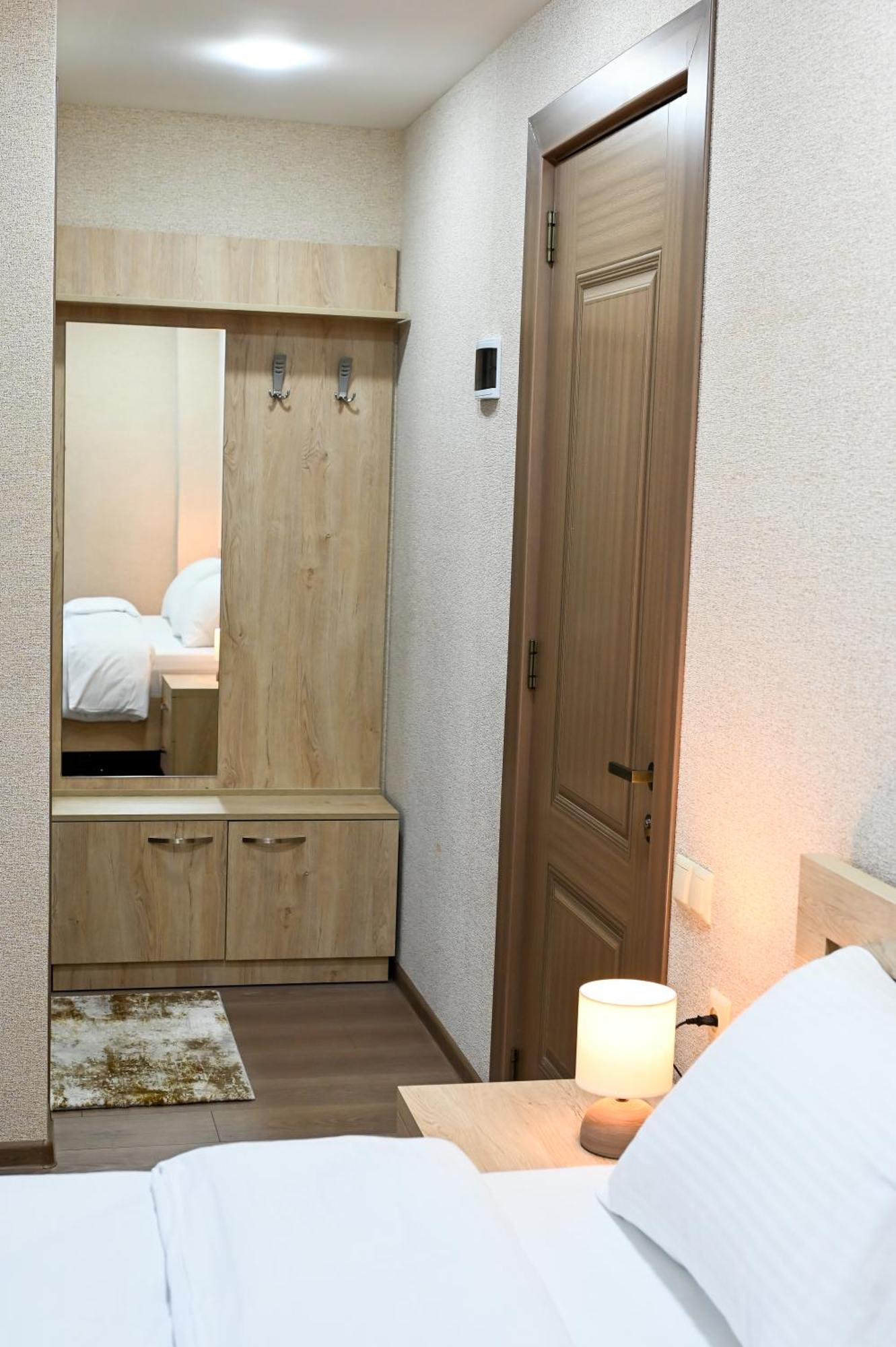 Hotel K124 Kutaisi Bagian luar foto