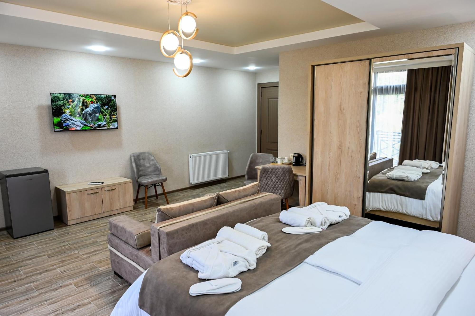 Hotel K124 Kutaisi Bagian luar foto