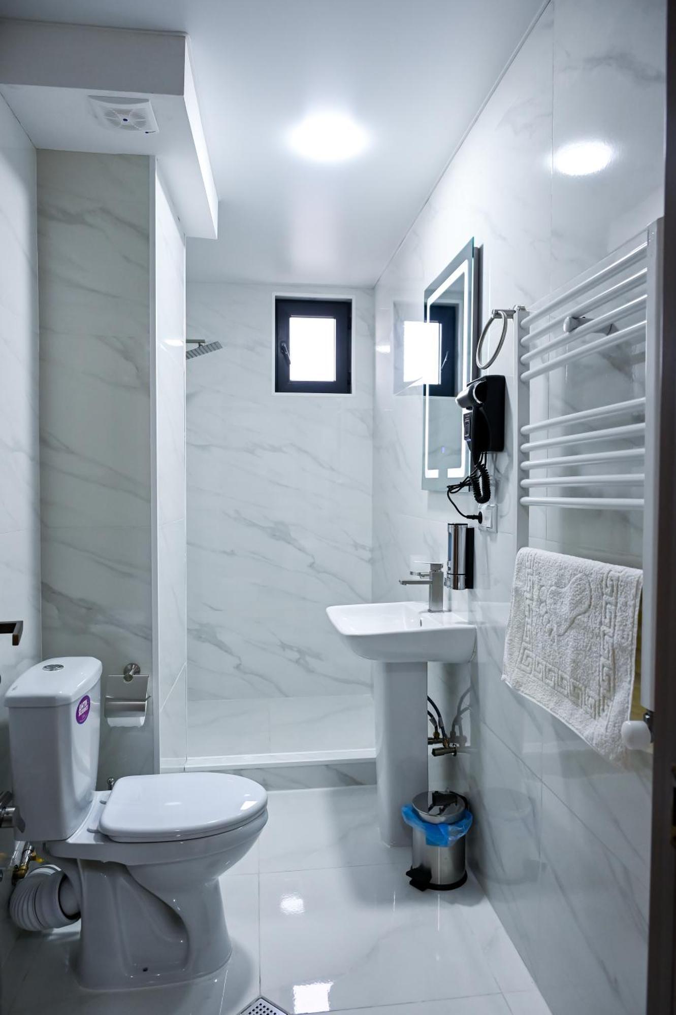 Hotel K124 Kutaisi Bagian luar foto